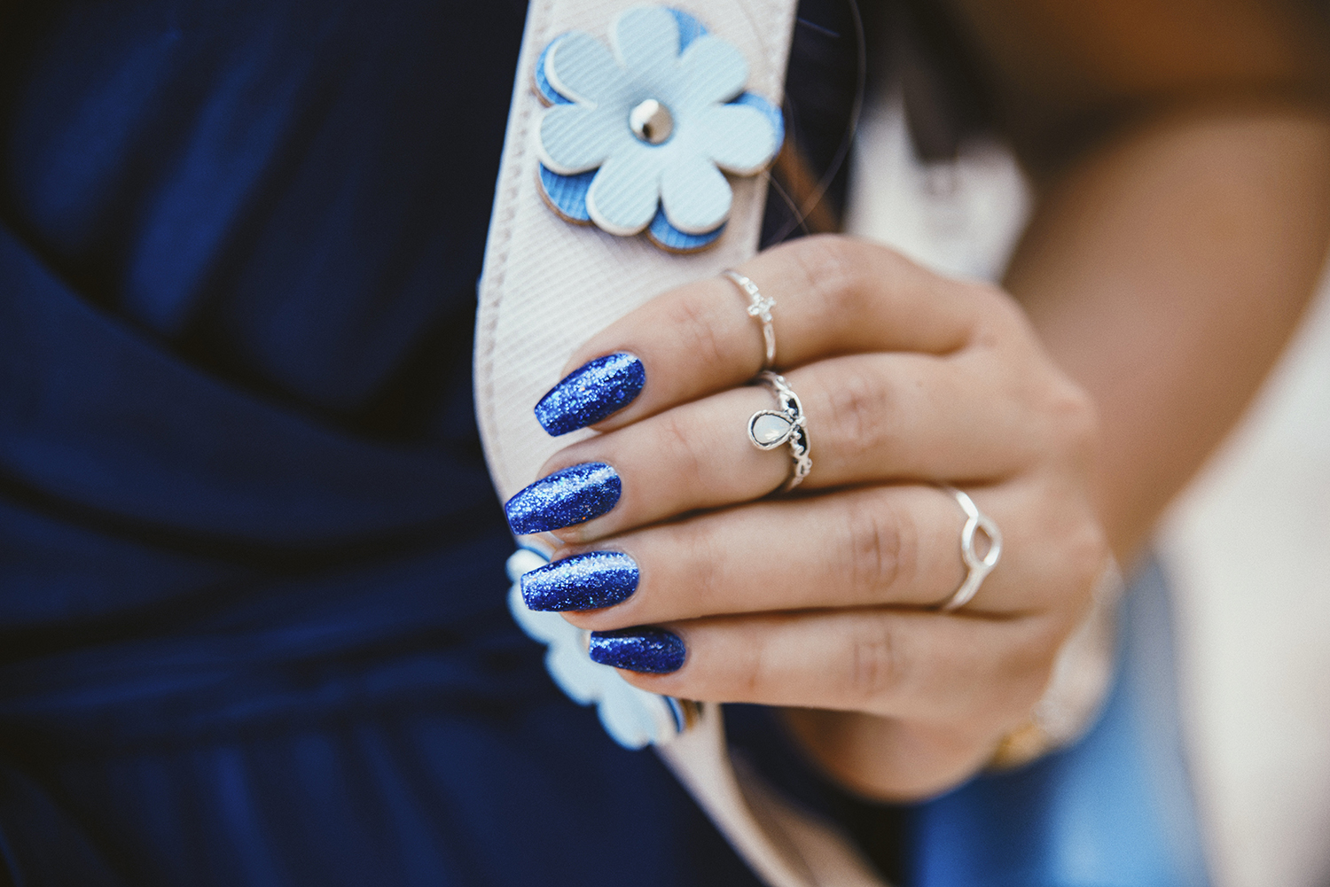 Lackryl High Heals Glittering Blue Nails