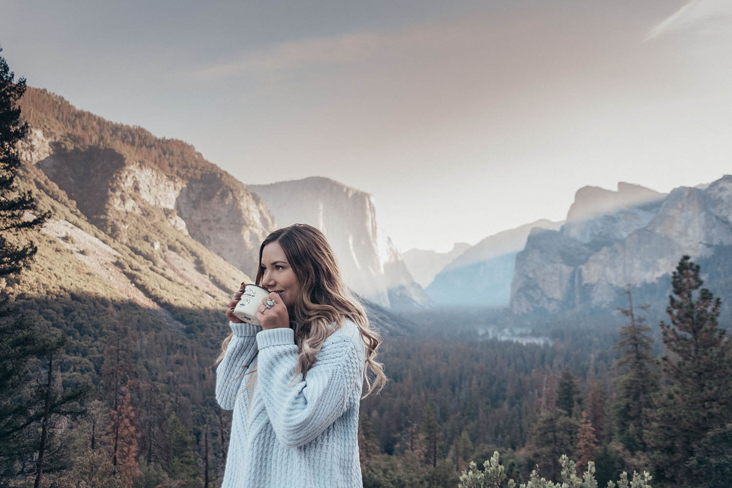 Adaras Cozy Blue Knitted Sweater Outfit in Yosemite National Park, California