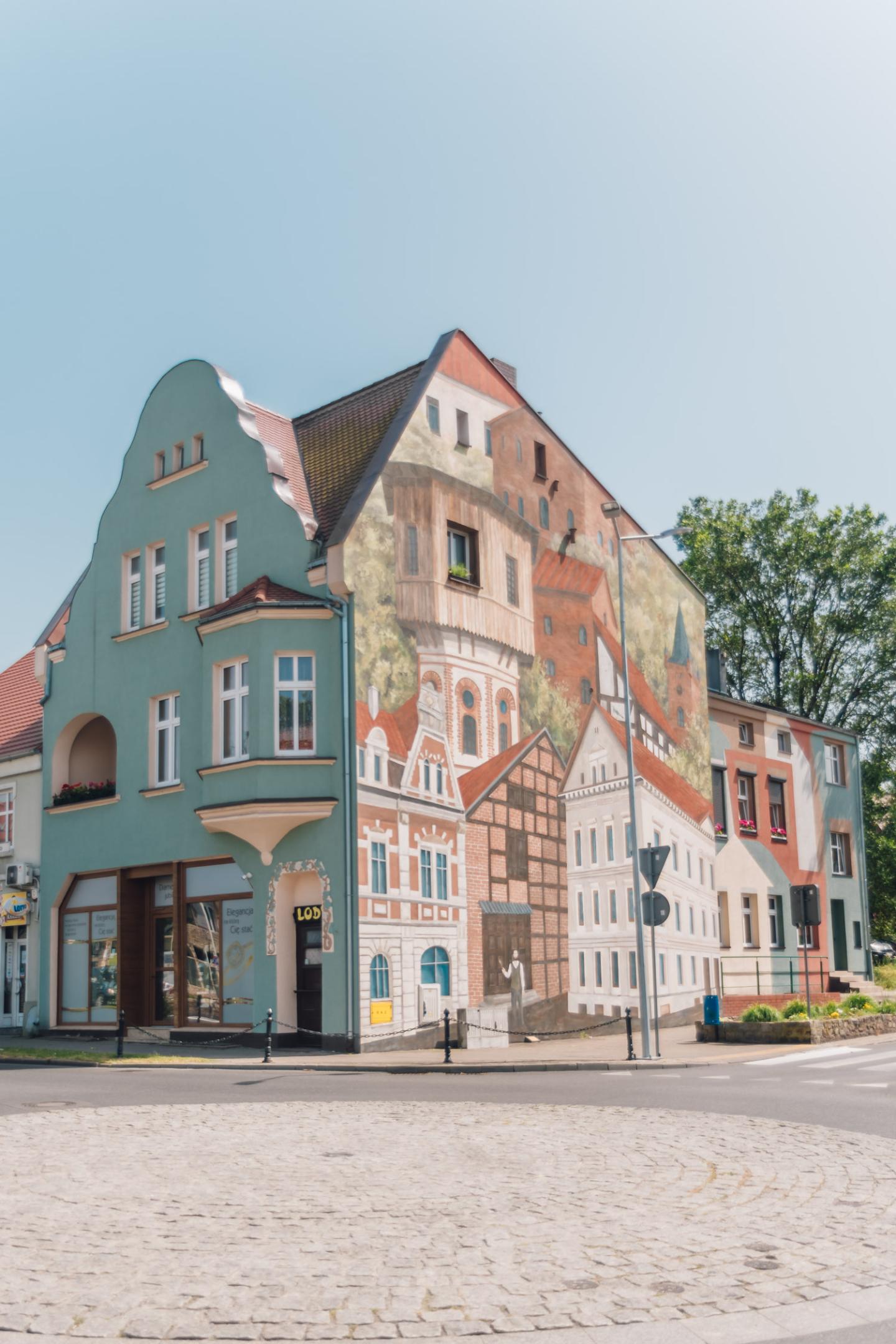 3D mural in Czarnków by Dominik Dziedzina.