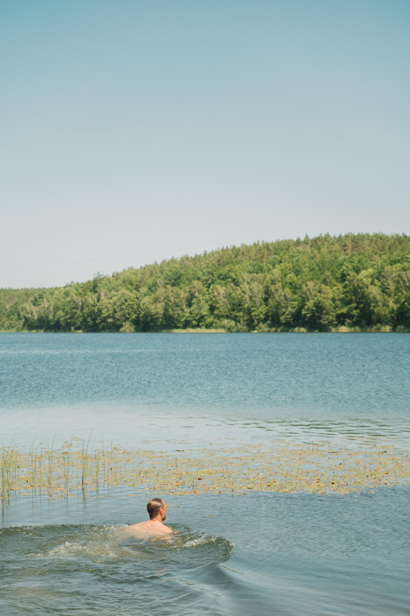 Sun and swim in Lake Jezioro Trzebin.