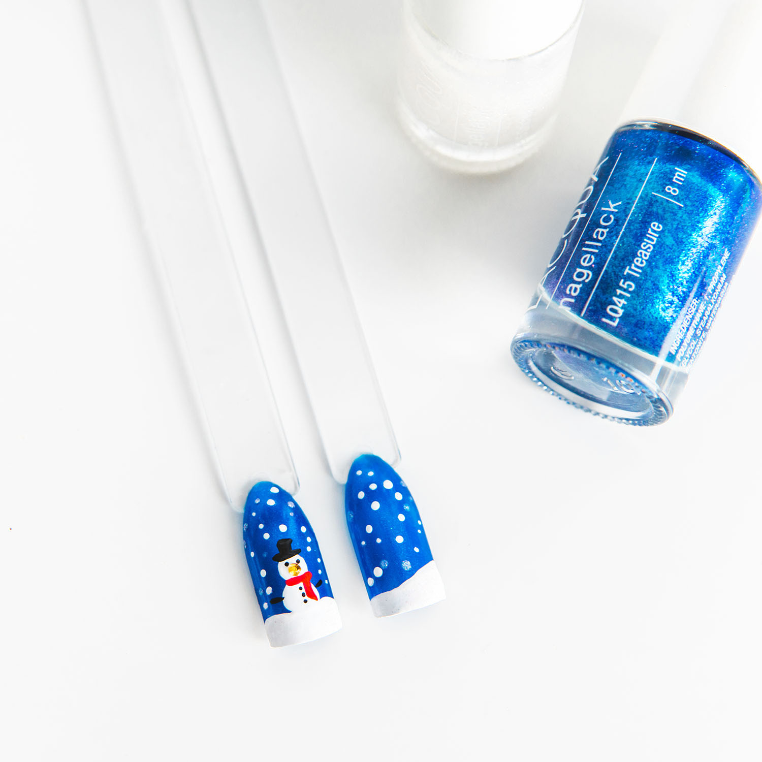 Easy Frosty Snowman Nail Art For Christmas