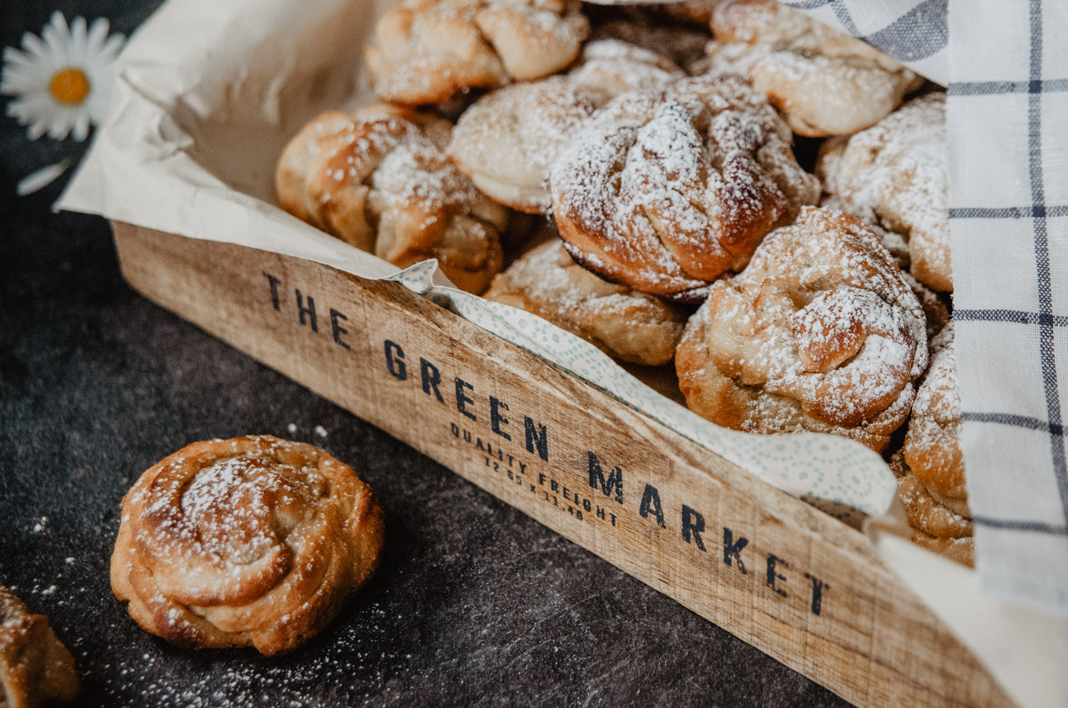 Recipe | Vegan Swedish Cardamom Rolls