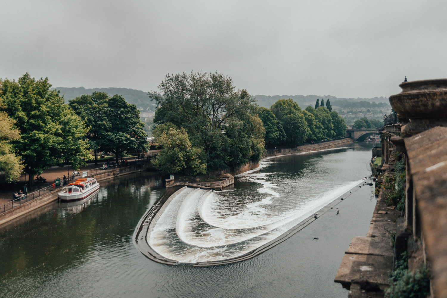 Pulteney Bridge, River Avon, Bath, Somerset, England, UK