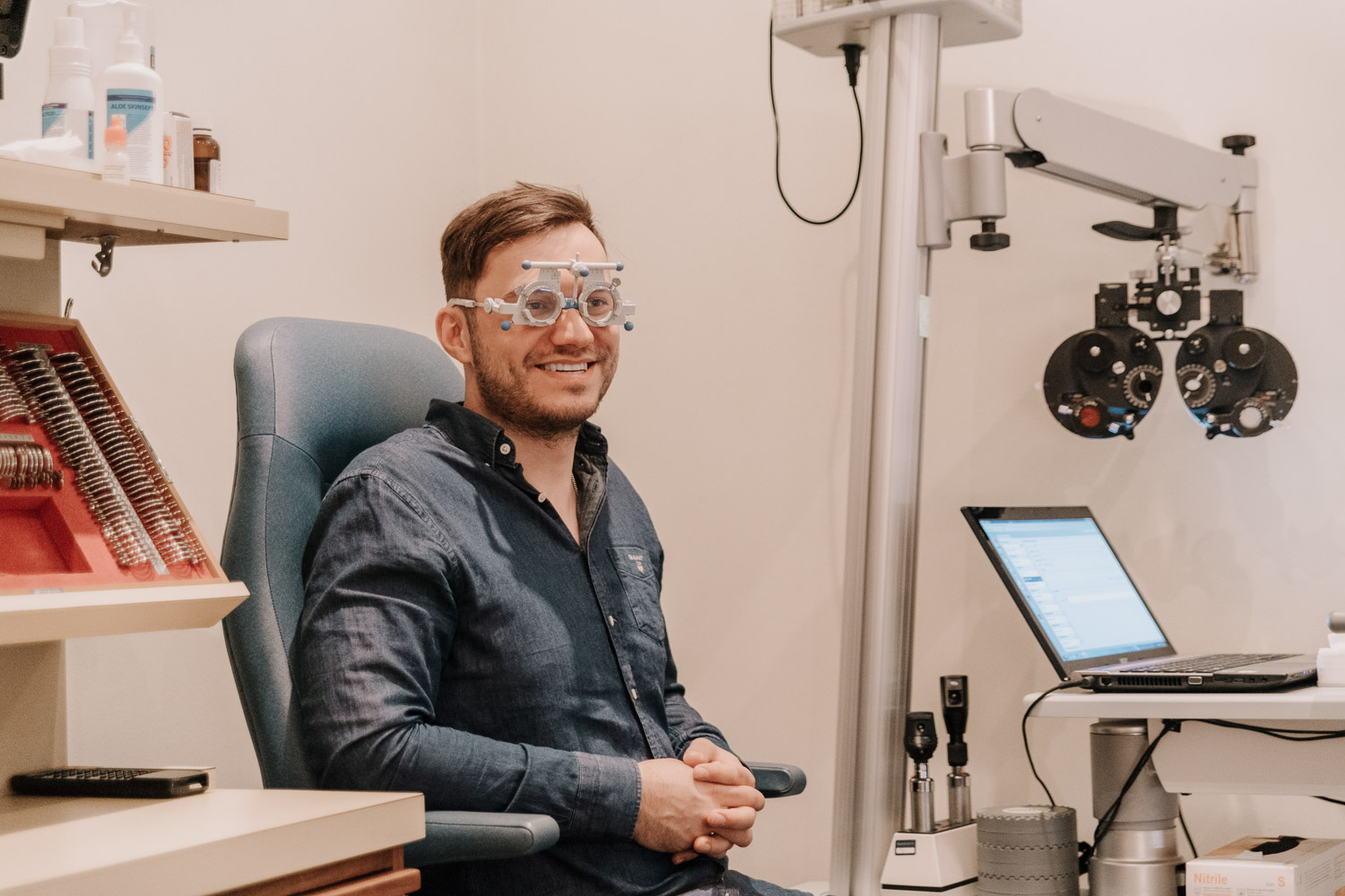 Eye examination before ICL procedure