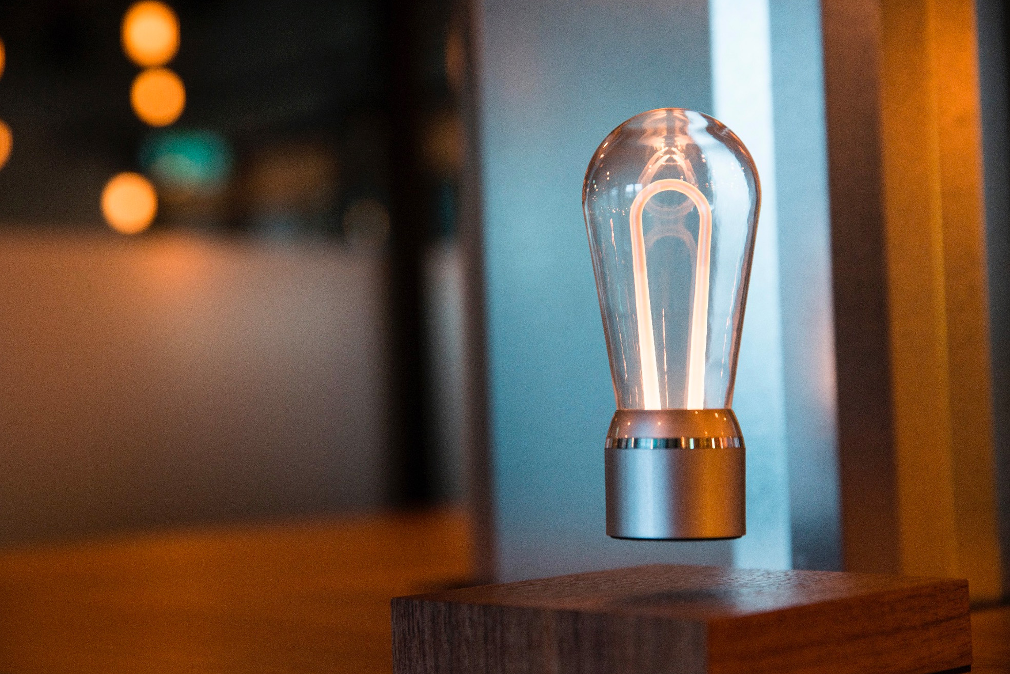 Flyte Nikola - levitating light bulb