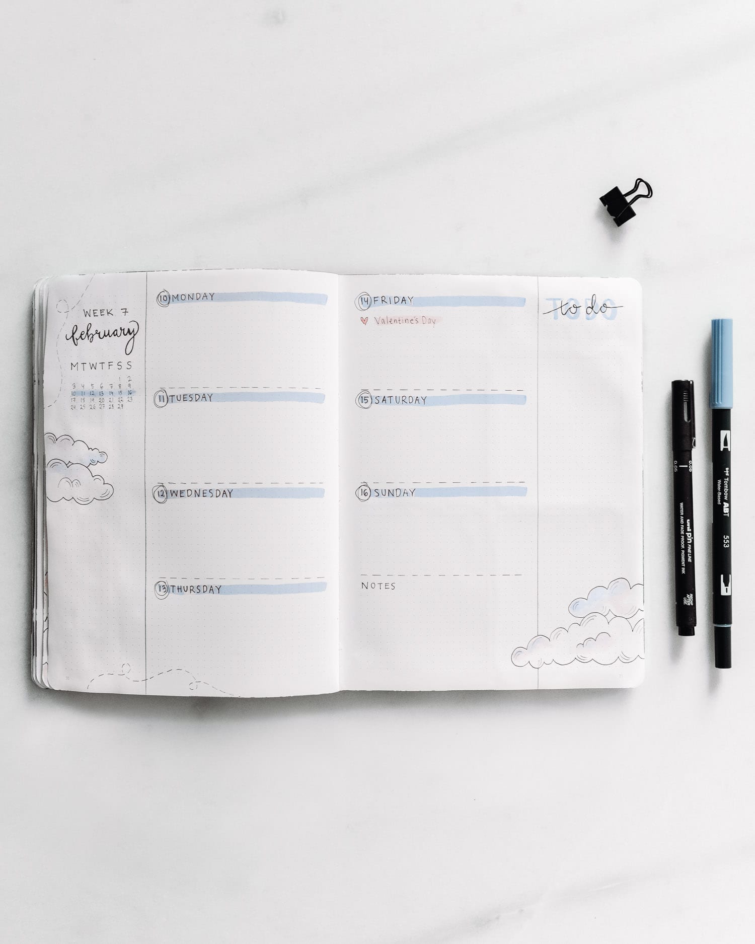 Bullet Journal Weekly Log Idea: Minimalistic Clouds