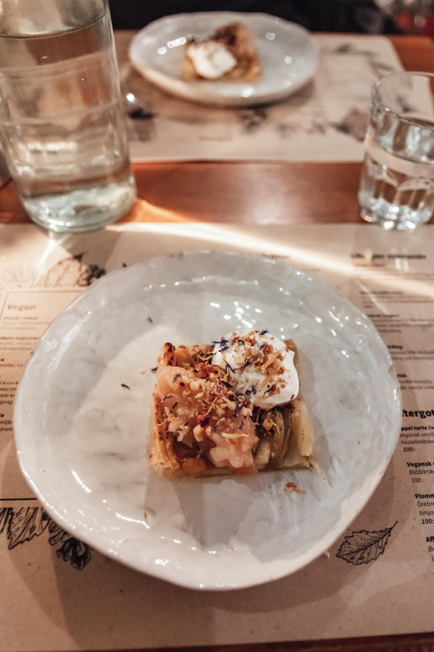 Apple tarte with vegan vanilla cream and hazelnut caramel at Gro Stallbacken.