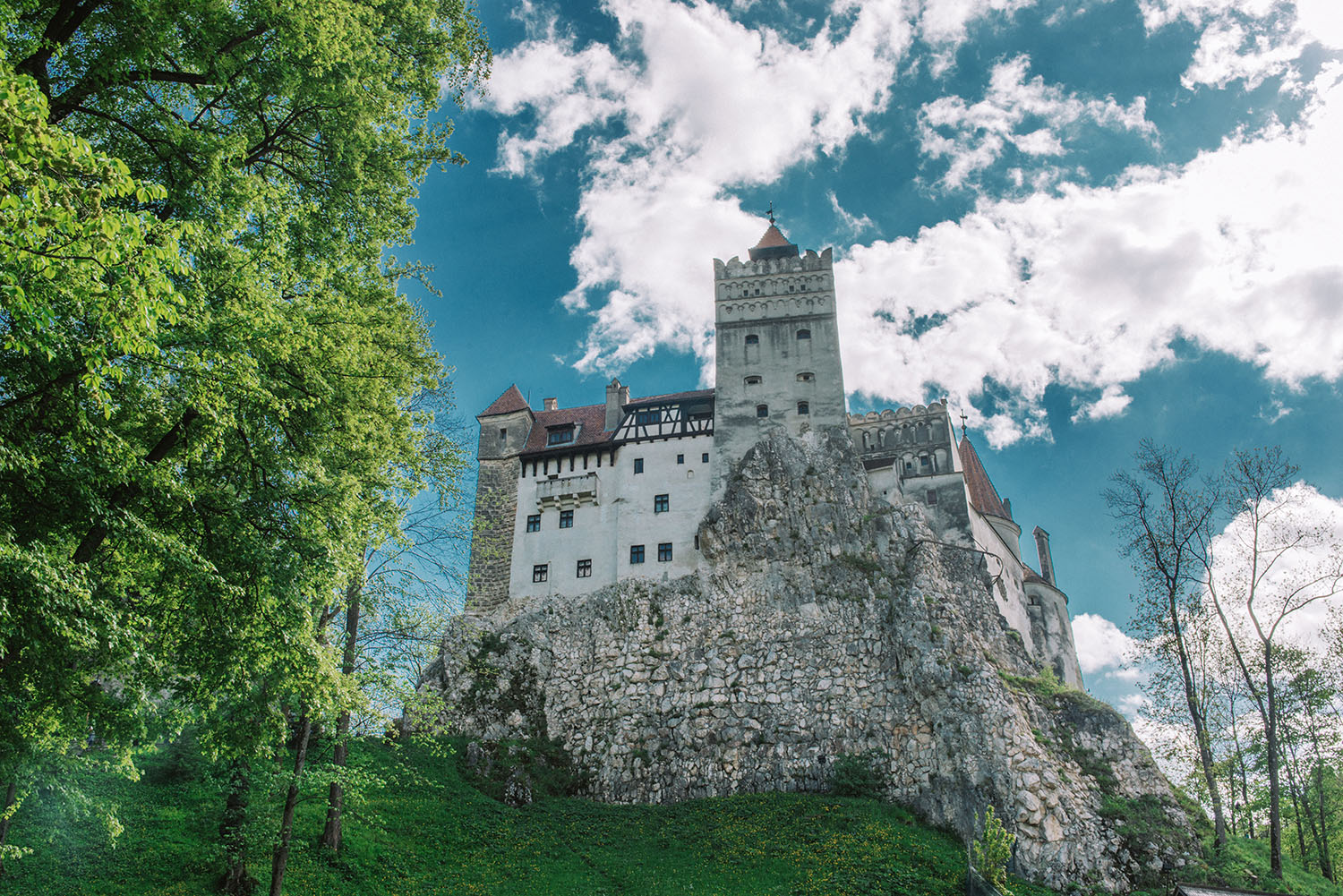 A Day Trip from Bucharest to Dracula's Castle in Transylvania | ADARAS