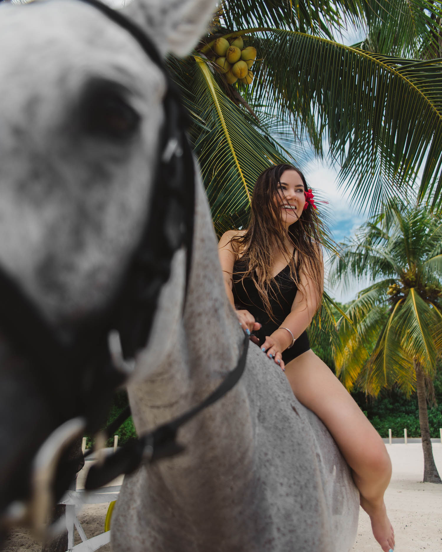 Adaras - Horse-back riding on the beach, Jamaica