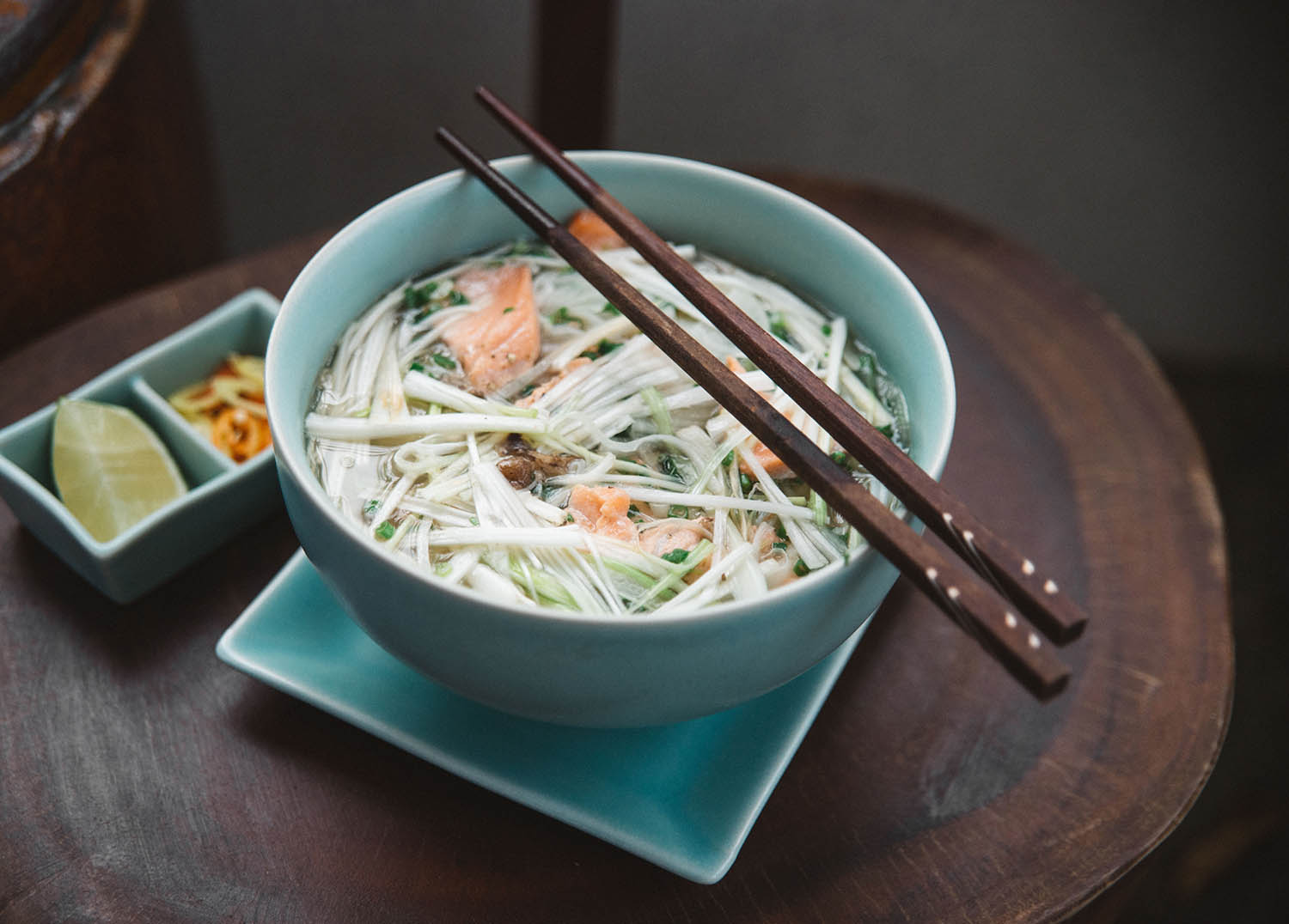 Saker att göra i Saigon - Prova vietnamesisk pho-soppa med lax