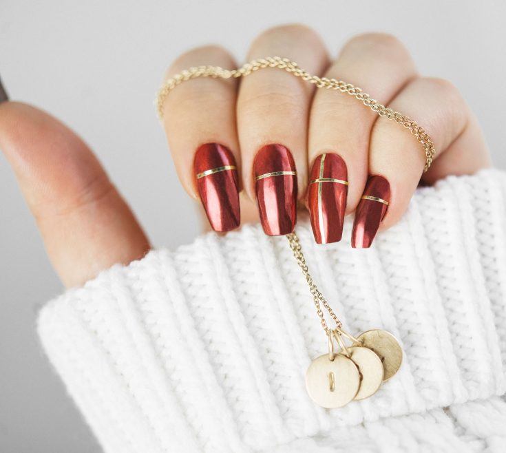 15+ Festive Christmas Nail Art Ideas | ADARAS Blogazine