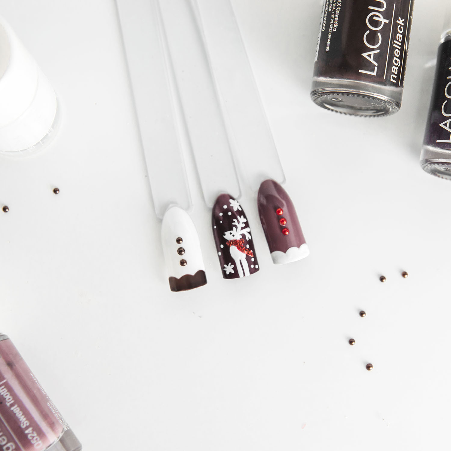 Cute Gingerbread & Reindeer Christmas Nails