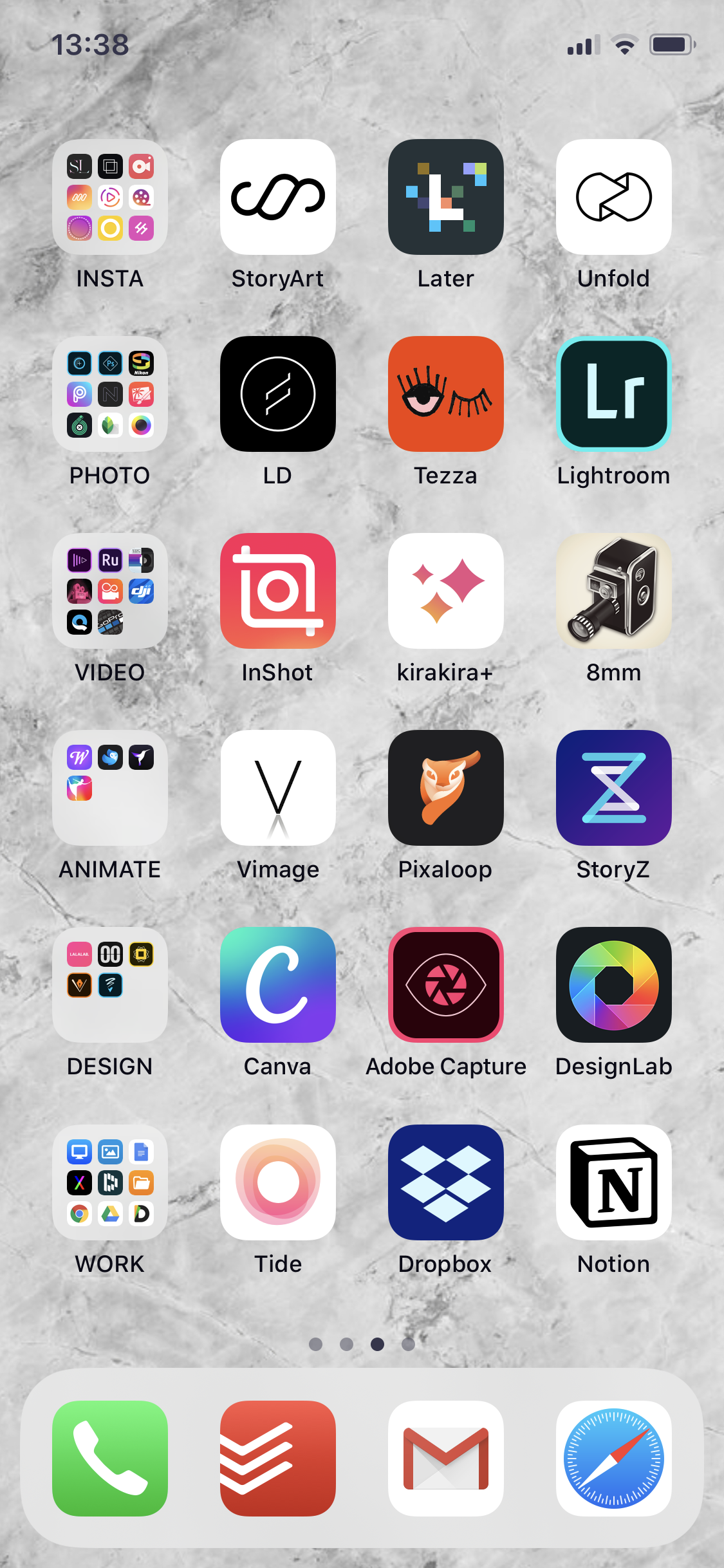 How to Organize iPhone Apps Aesthetically