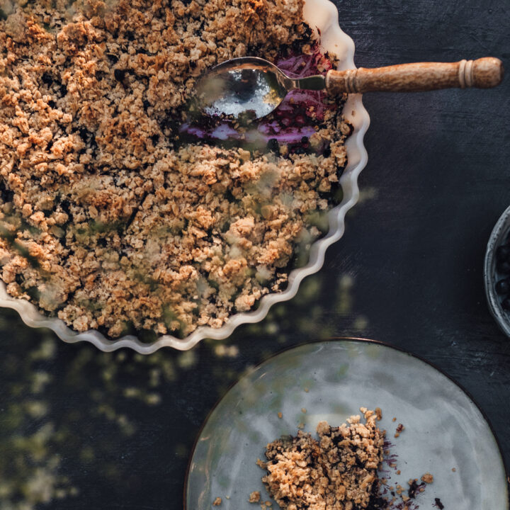 Swedish Blueberry Crumble Pie - Vegan Recipe • ADARAS Blogazine