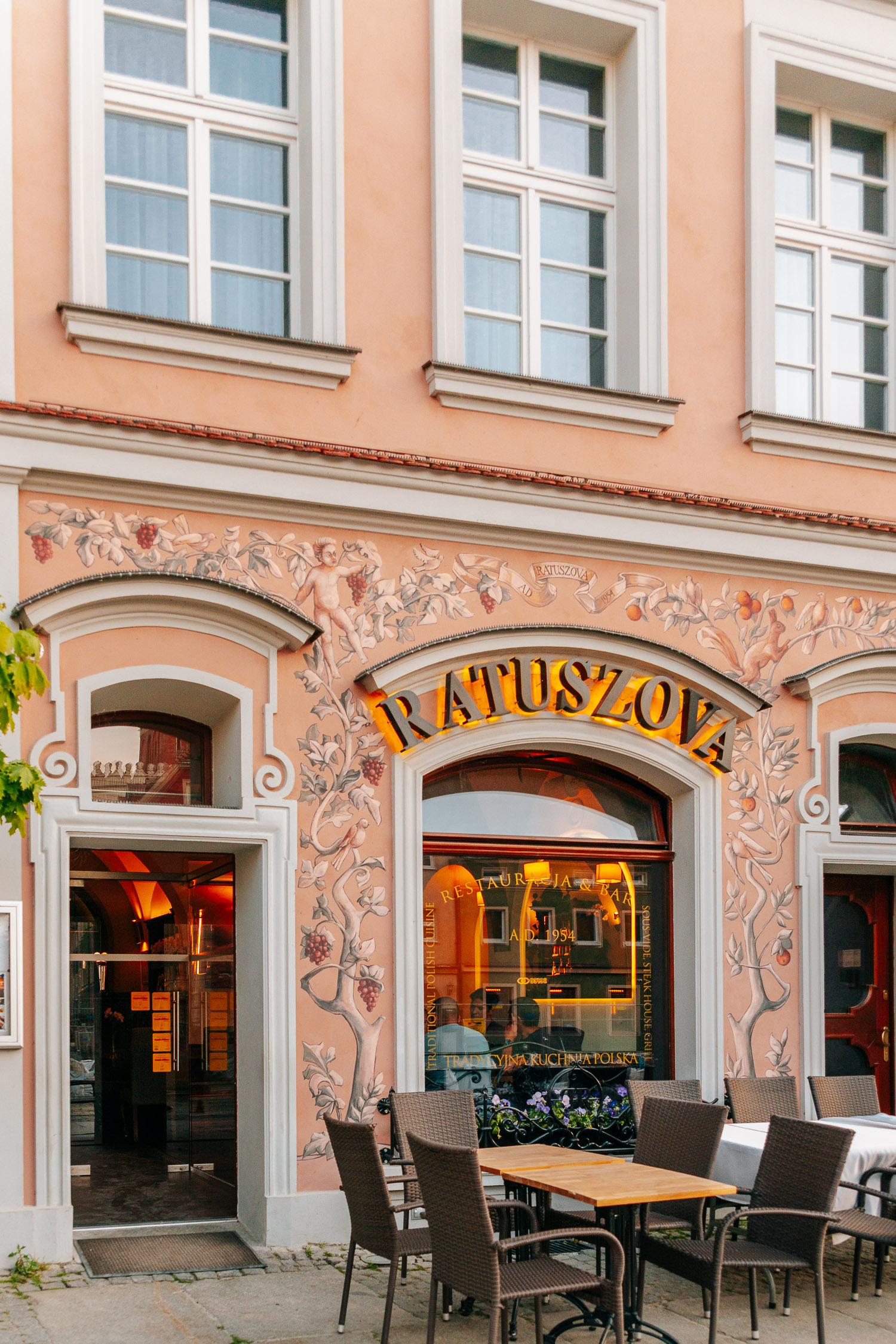 Vackra restaurangen Ratuszova i Stary Rynek, Poznań.